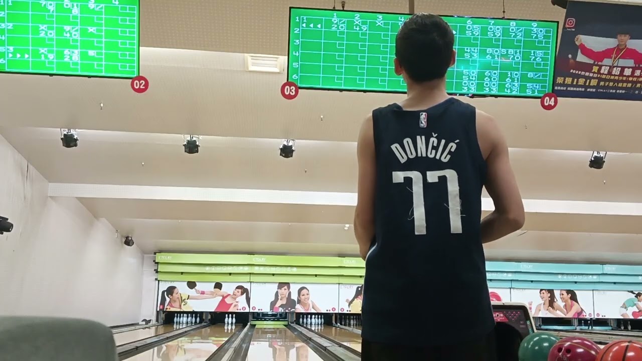 來E7PLAY打保齡球，這次能不能打到180分以上？
