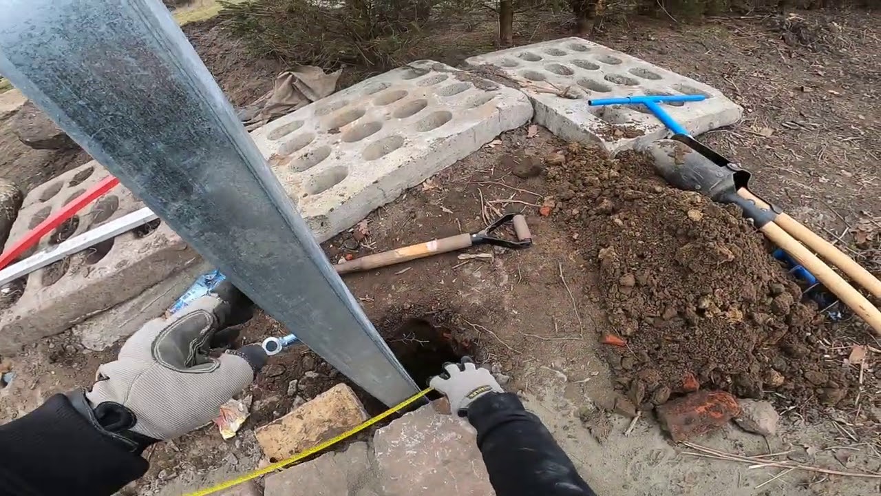 Montaż słupków pod bramę wjazdową.