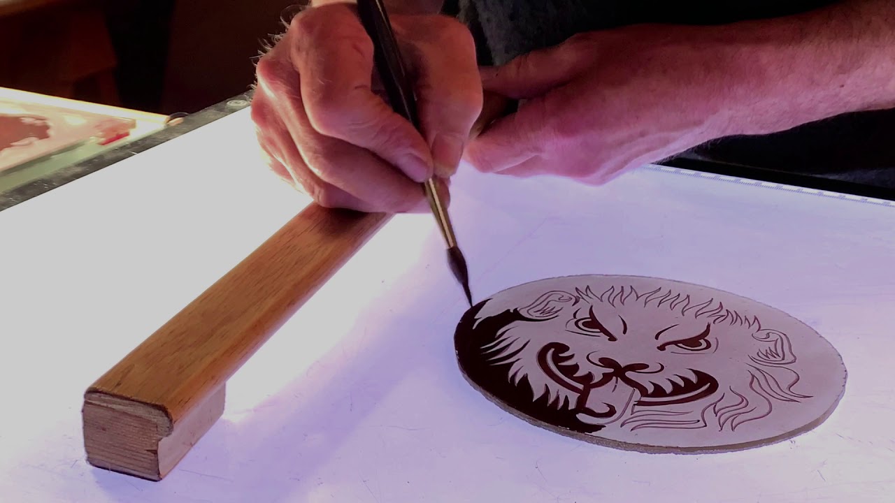 The Glass Painter's Method: a lovely way to paint a heraldic stained glass lion