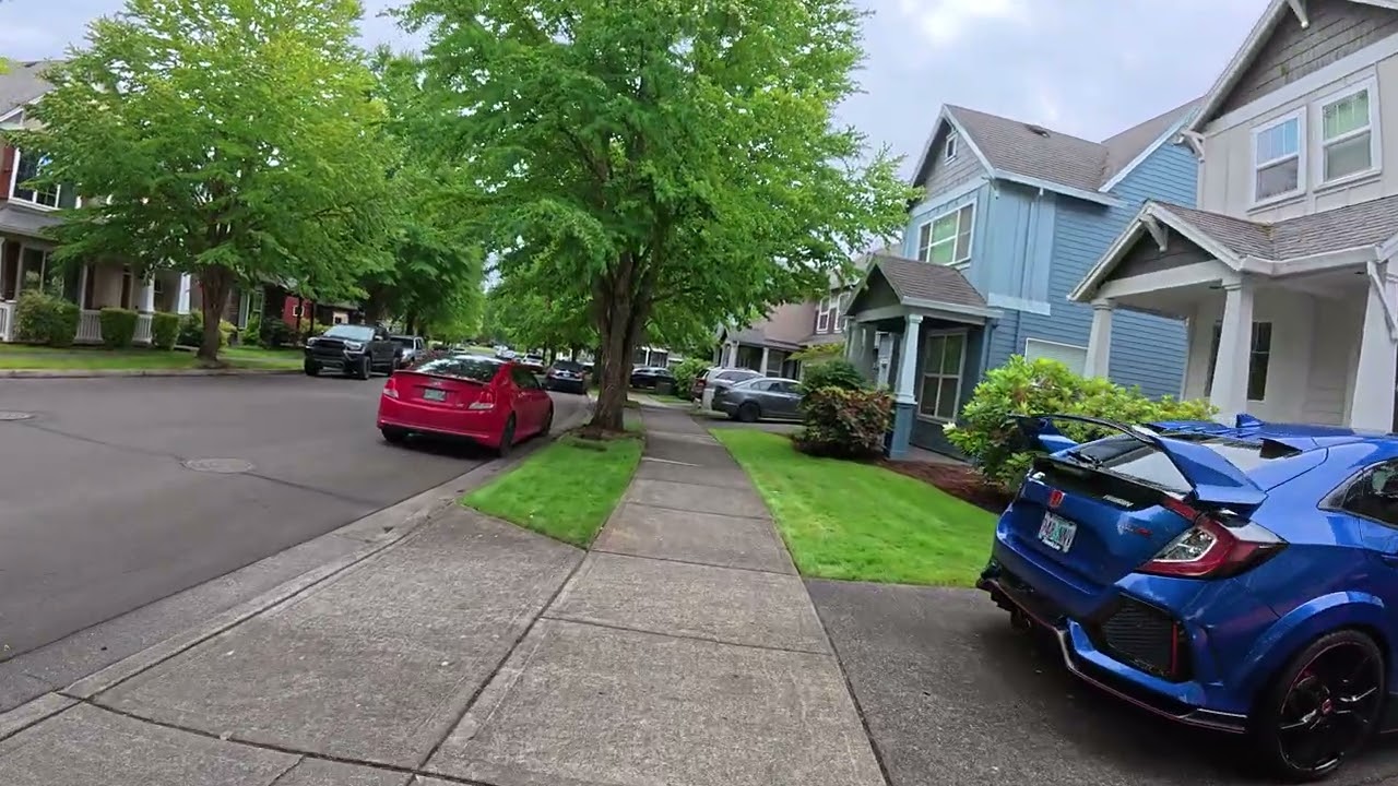 A walk in the Arbor Roses Neighborhood