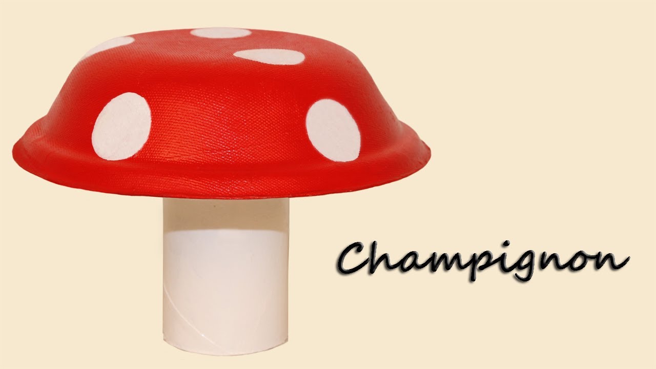 Bricolage champignon avec un bol en carton