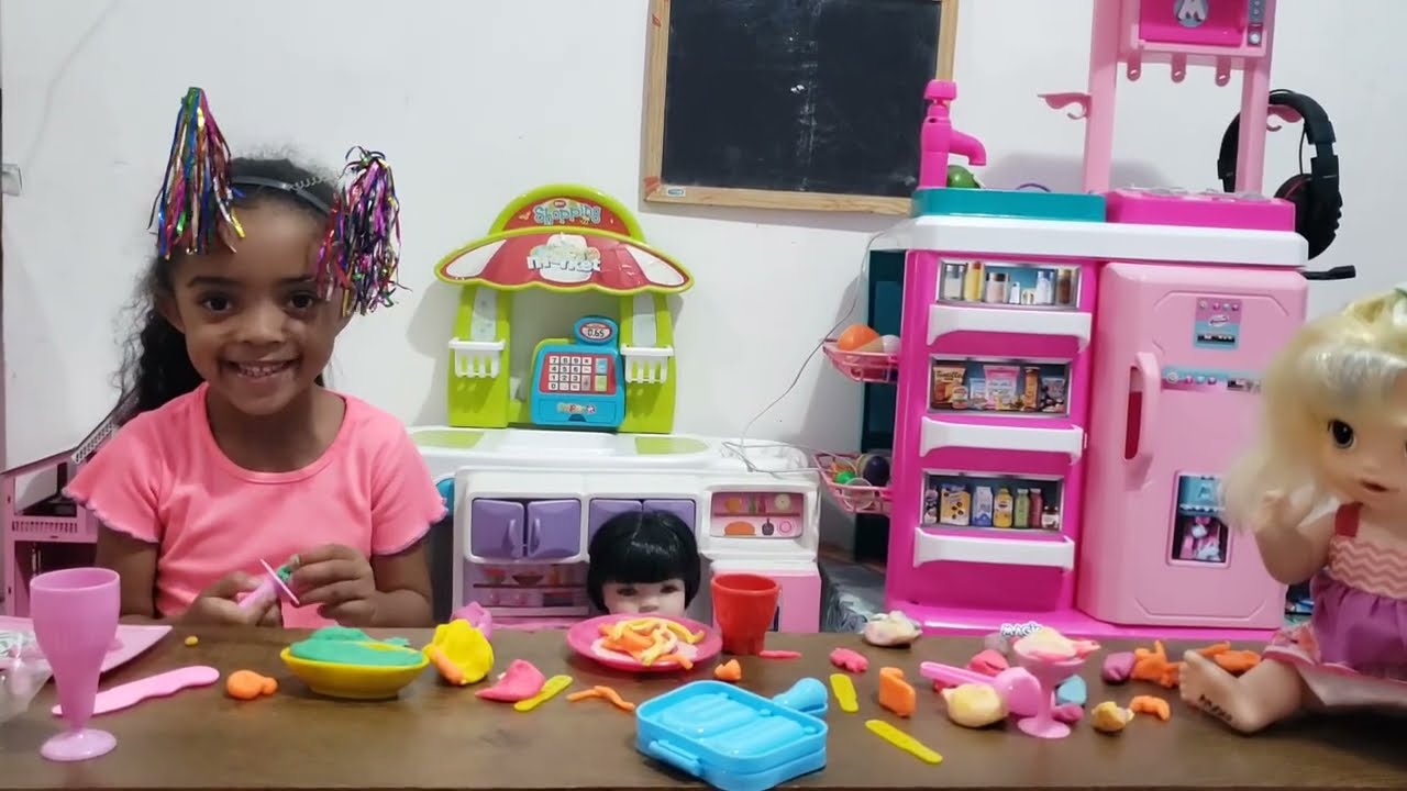 LOLO FEZ COMIDINHA DE MASSINHA DE MODELAR PRAS CRIANÇAS 