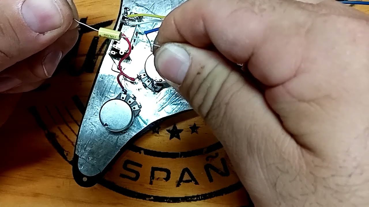 Electrónica básica de guitarra de 1 volumen 1 tono y selector de 5 posiciones. Taller de guitarra.