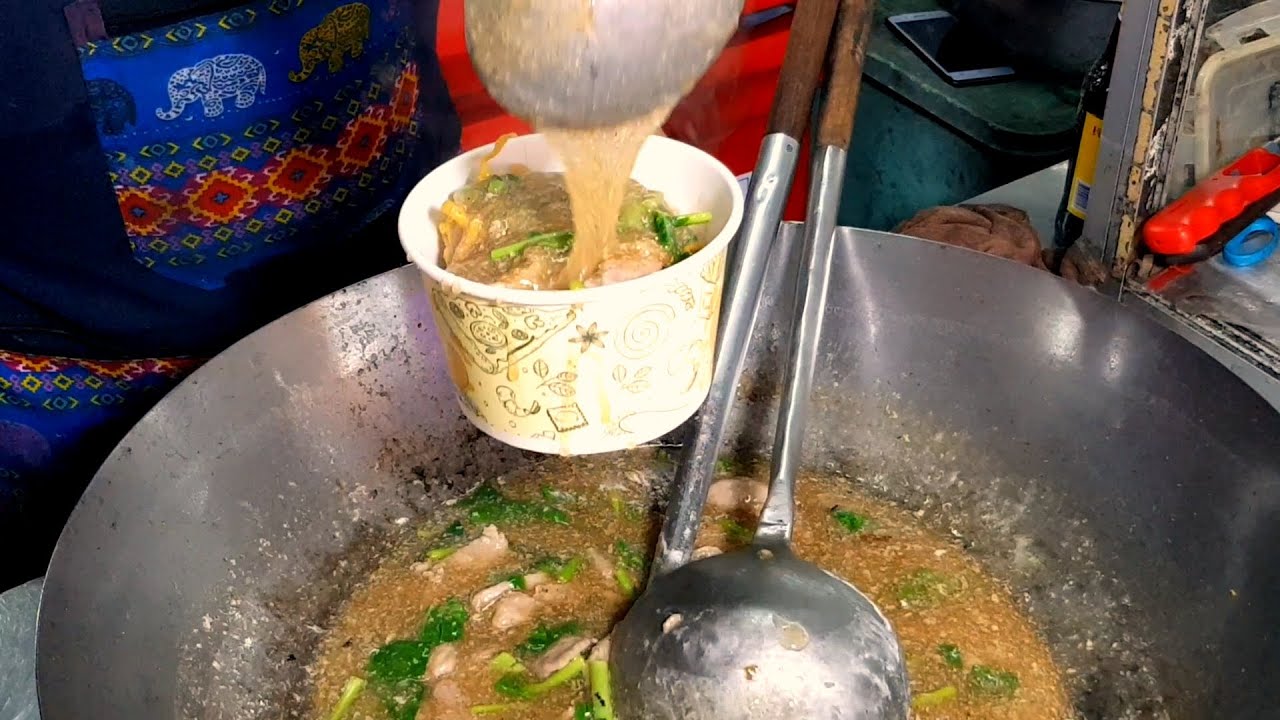 Recipe (Rad Na) Cooking Omelet Pork Noodles ตลาดอะเวค ปทุมธานี
