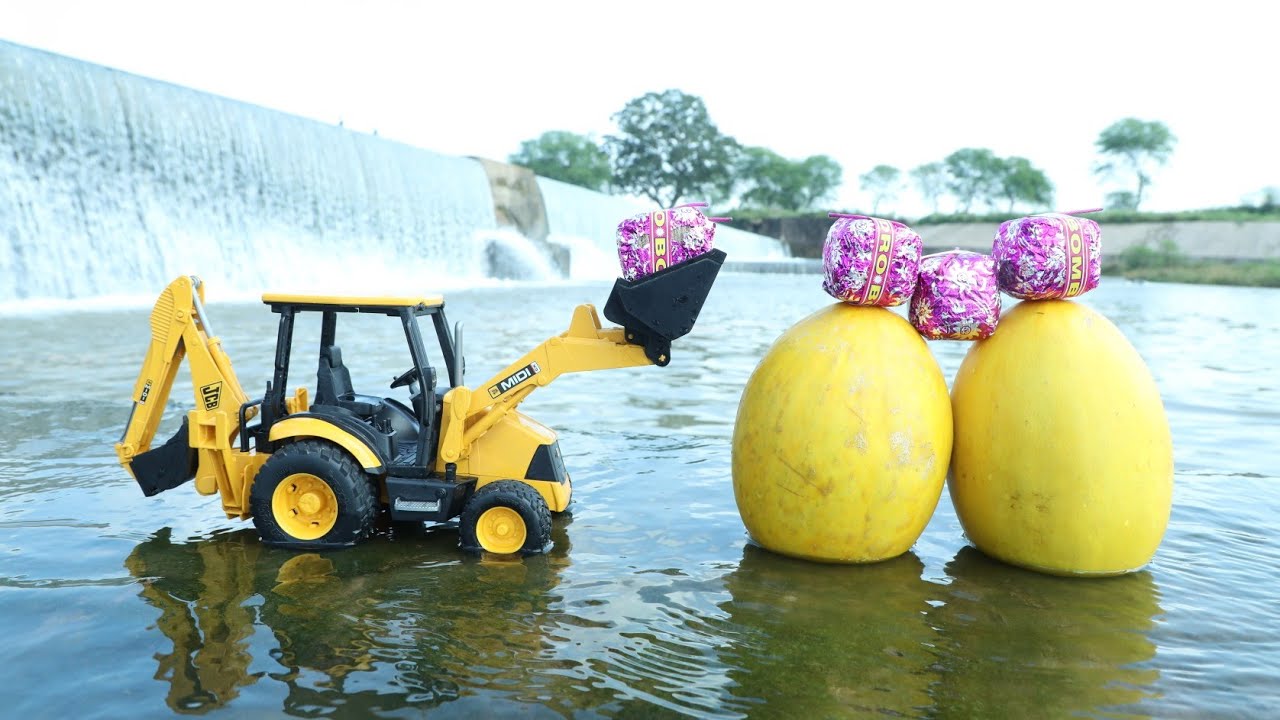 Pumpkin Vs Sutli Bomb | Jcb Loading Pumpkin Bolero pickup | HMT Tractor | Tata Ace Gold | CS Toy