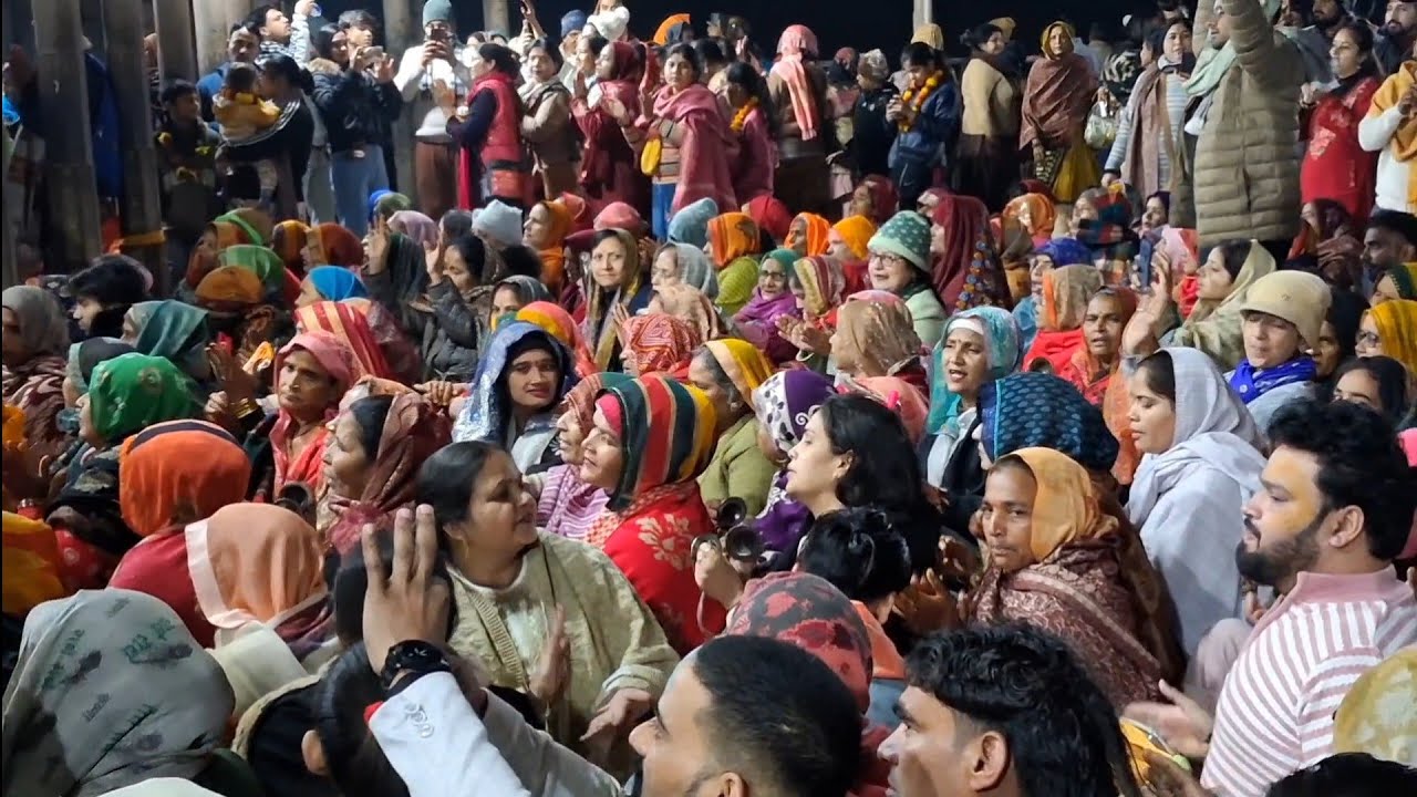 राधा नाम कीर्तन झूमने पर मजबूर कर देगा 
