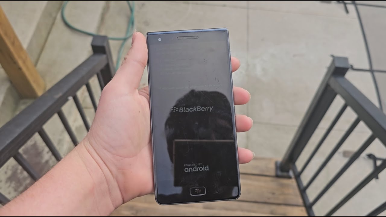 BlackBerry Motion (2017) Drop Test & Smash