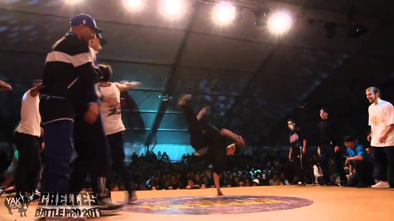 Legiteam Obstruxion vs Top 9   Chelles Battle Pro 2011 Crew Quarter Final   YAK FILMS
