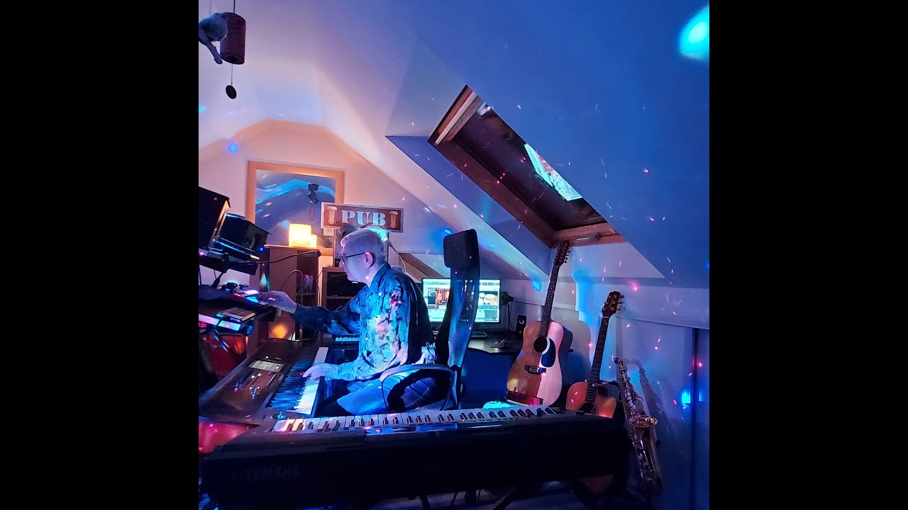 Compilation of some improvisations I am playing on my keyboards Korg Kronos2 and Novation Mininova 🙂
