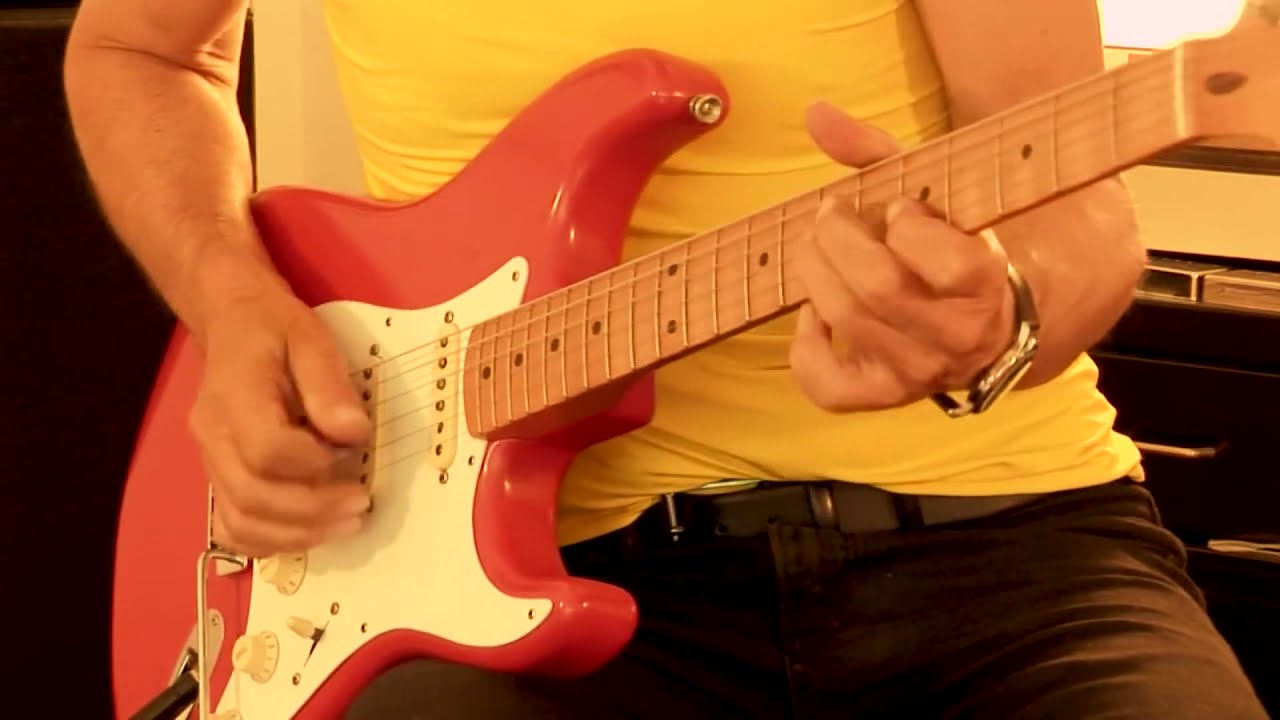 2021 Fender Stratocaster Roadworn '50 fiesta red
