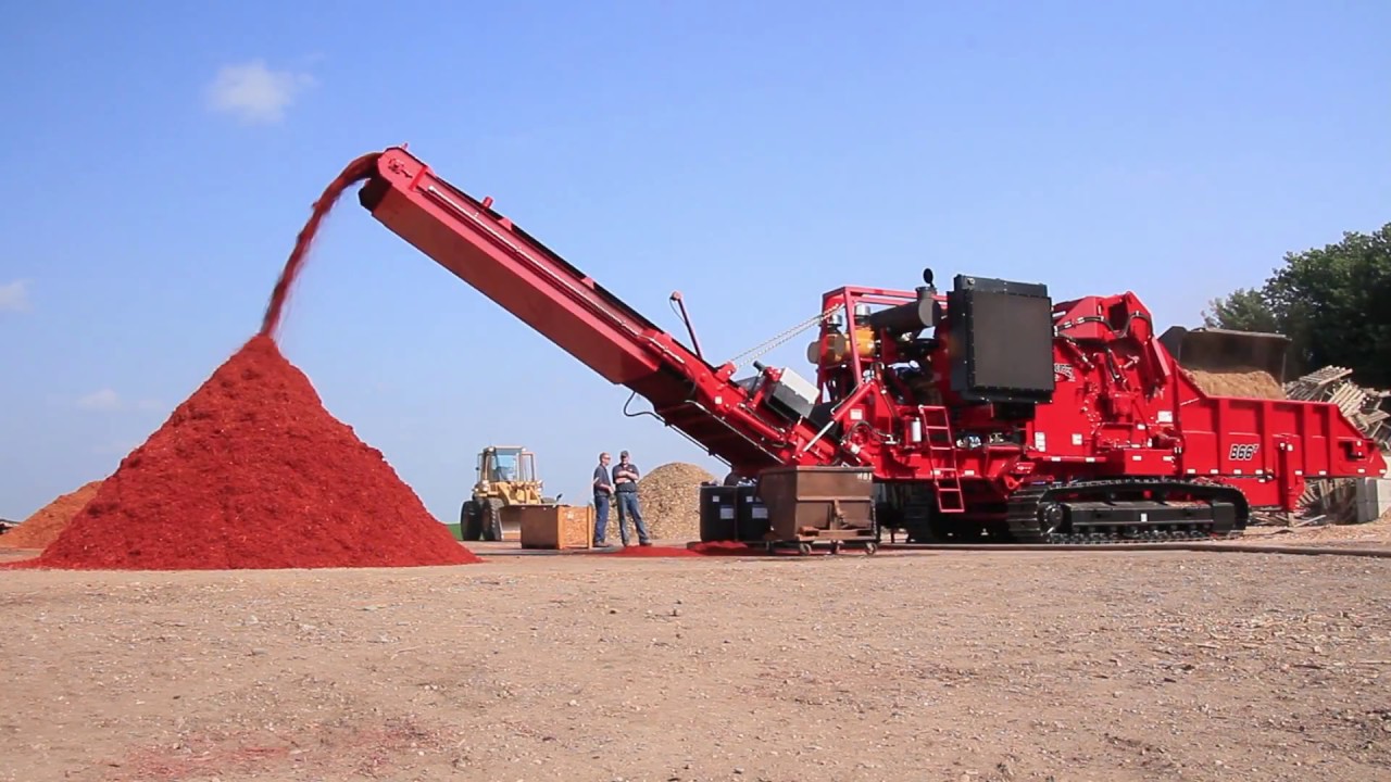 Rotochopper B-66 Grinding and Coloring Mulch