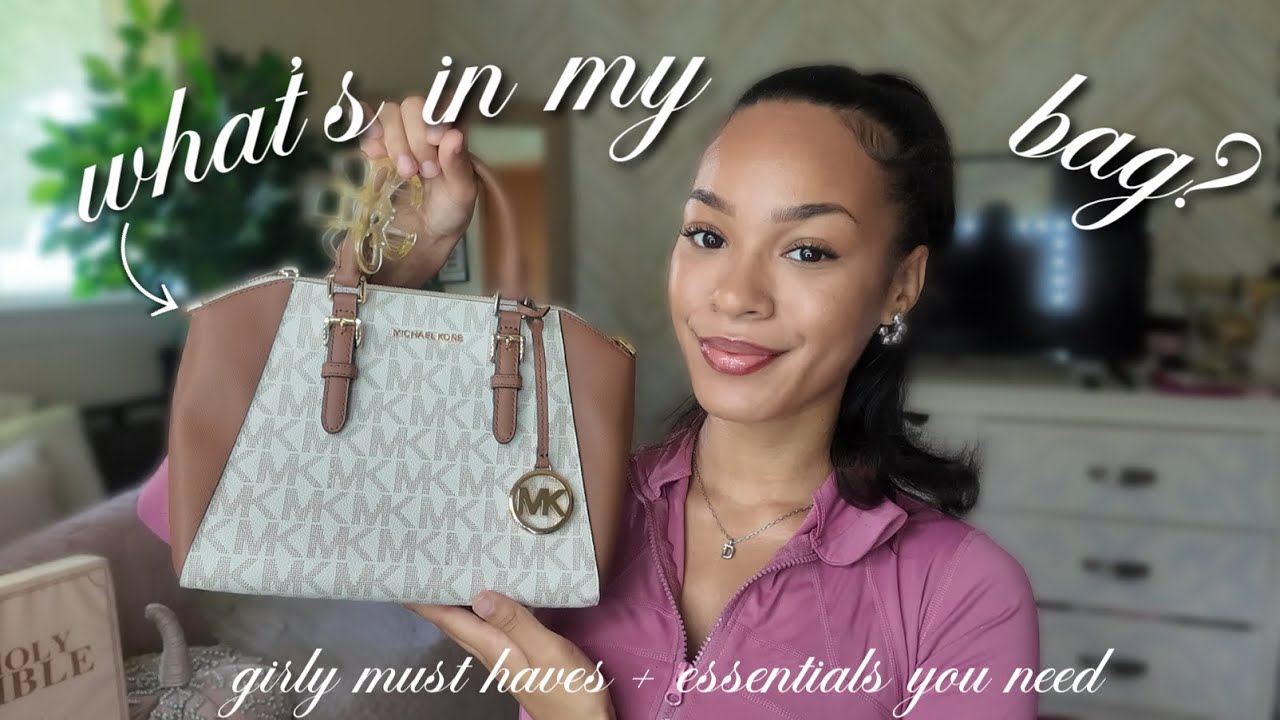 WHATS IN MY BAG♡: Essentials and Girly Must Haves!