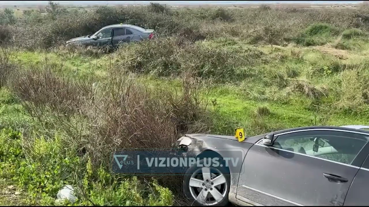 Aksident në autostradën Fier-Vlorë, përplasen dy makina! Njëra përfundon në kanal