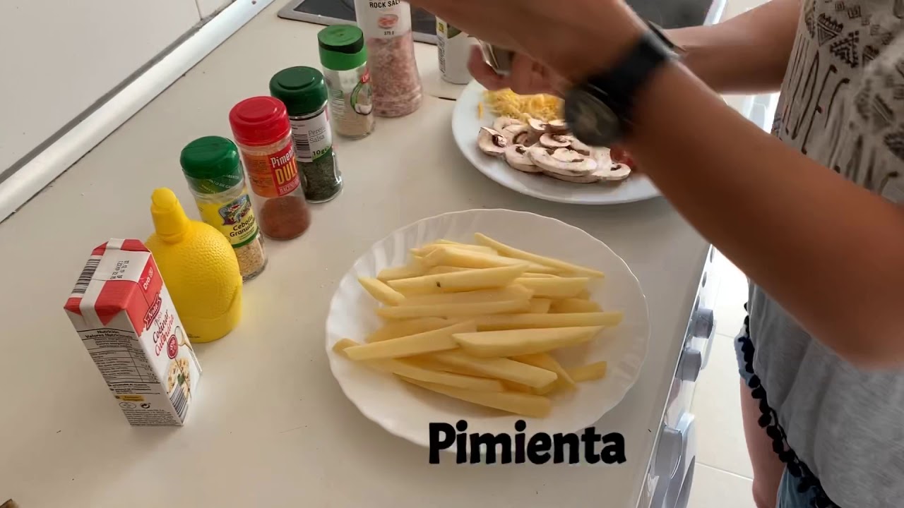 Papas en Airfryer con jam&oacute;n serrano y crema de leche. Patatas condimentadas