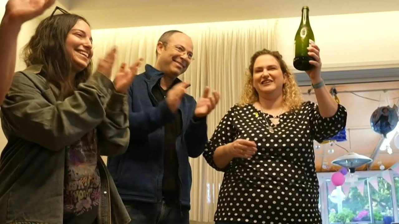 Relatives of Israeli hostage Ofer Kalderon celebrate his release | AFP