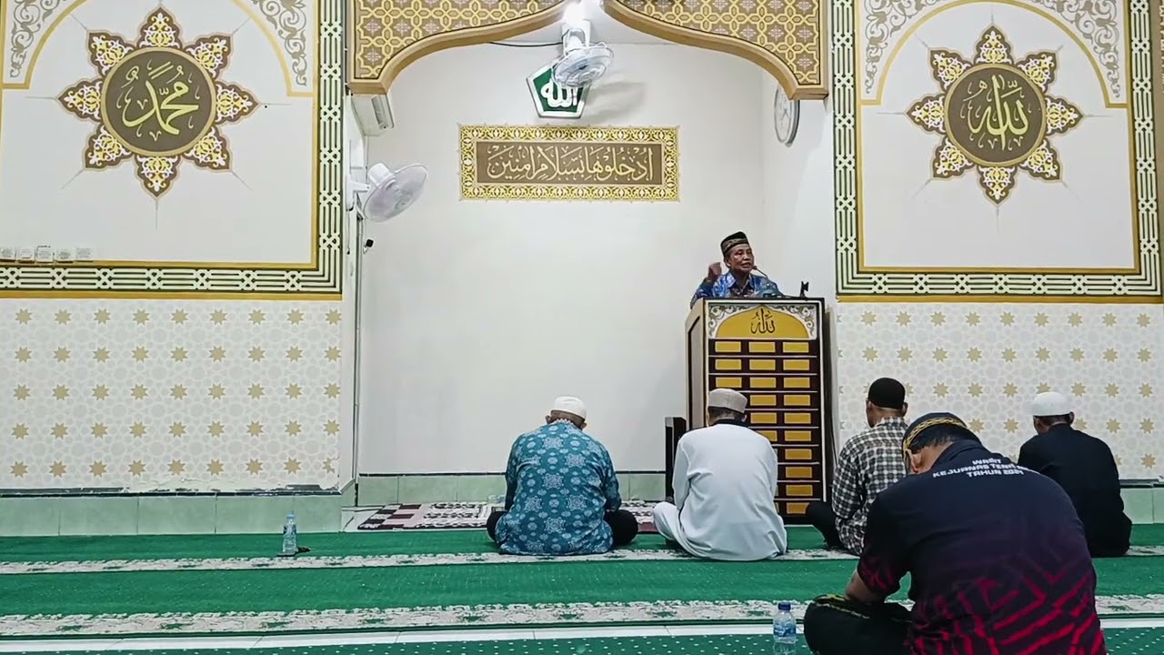 USTADZ Drs. H. JABIR, M.M. CERAMAH SEBELUM SHOLAT TARAWIH DI MASJID SABILILLAH KAIMANA.