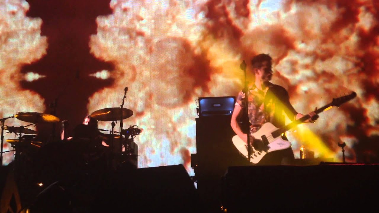 Kings of Leon - Pyro (Arena VFG Guadalajara, México, Mechanical Tour 2014)
