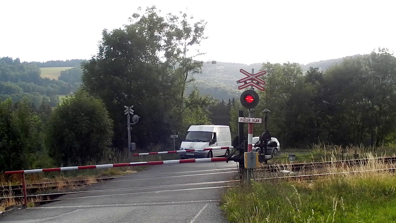 Železniční přejezd P921 Nemilkov (19. 7. 2017)