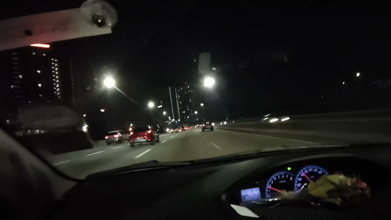 Driving around Kinrara Puchong in Lebuhraya KESAS