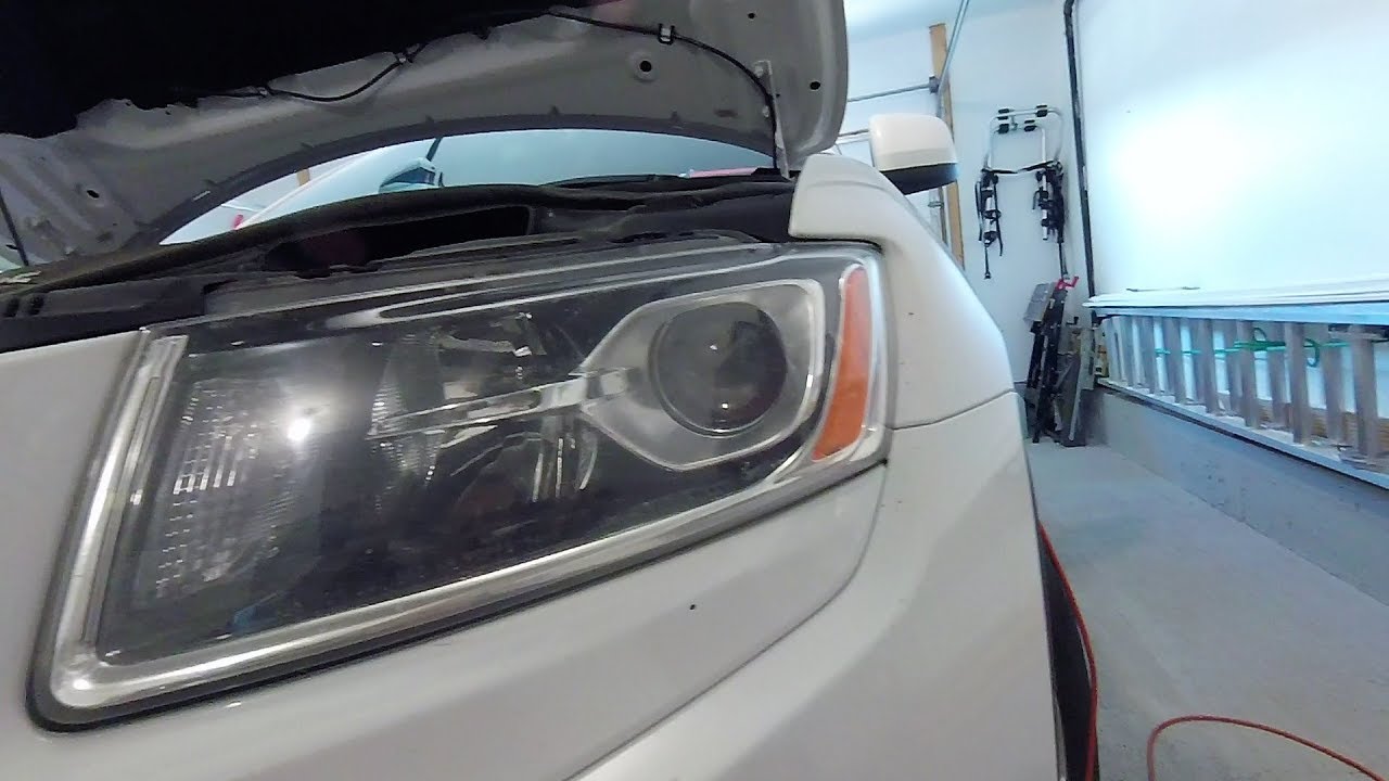 Low Beam Headlight Replacement - Jeep Grand Cherokee - 2011 - 2020 - Beware the Bloody Knuckles!