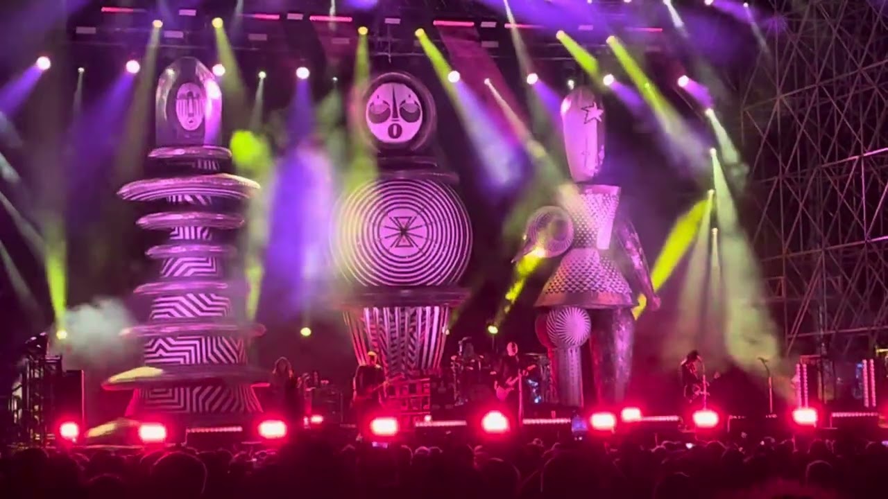 Stand inside your love ♥️ Smashing Pumpkins - live in Rome 
