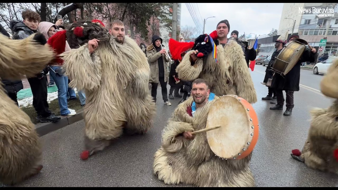 Au spart geamurile - Au rupt asfaltul!! Parada Obiceiurilor de Iarnă din Bucovina 2025!!