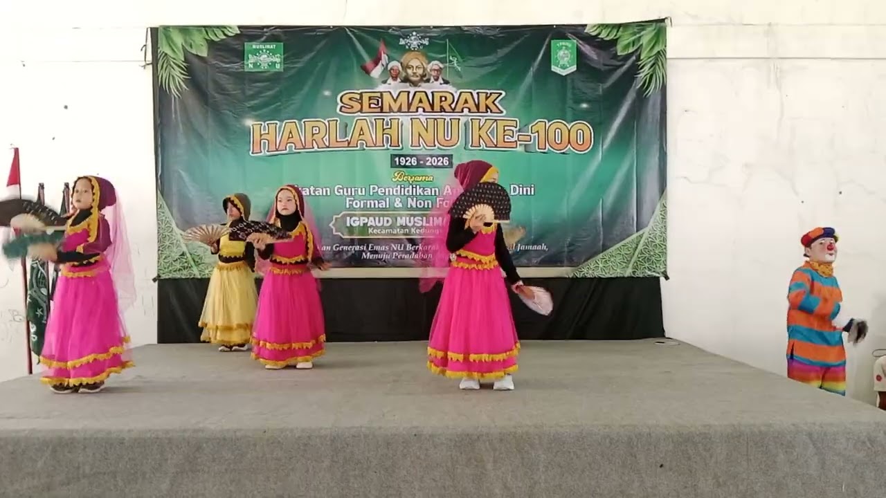 Tari wahdana anak TK M NU Tangkil kulon dlm rangka harlah NU ke 100