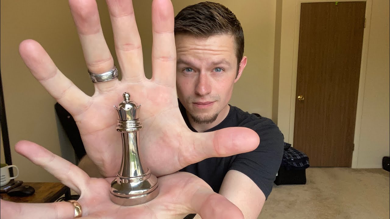 How to Solve the Queen Chess Piece Puzzle by Hanayama!