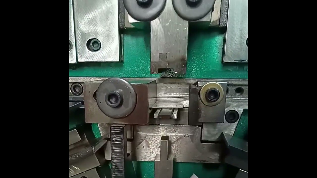 PP strap packing clip making machine with automtic feeding and manufacturing  safe and efficient