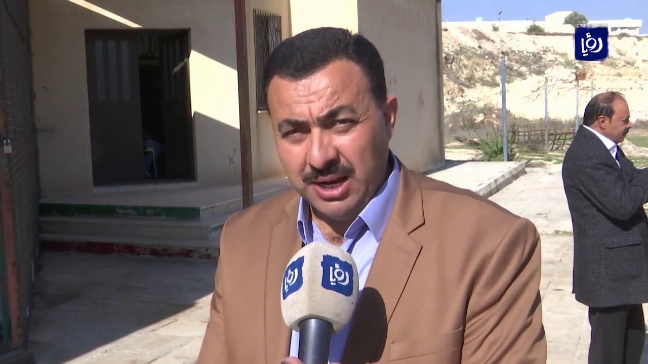 مزارعو اللوزيات في خرجا يشكون صعوبة تسويق منتجاتهم