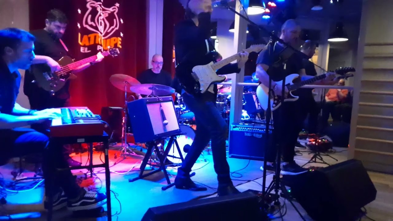 24 Nights EC Tribute Show- White room (El Plata Club, Madrid, 6-4-2024)