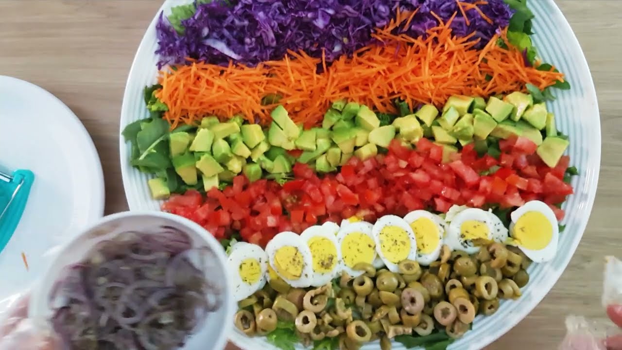 SALADA VERDE  COLORIDA NELHOR QUE DO  RESTAURANTE  😋 (Molho Especial)