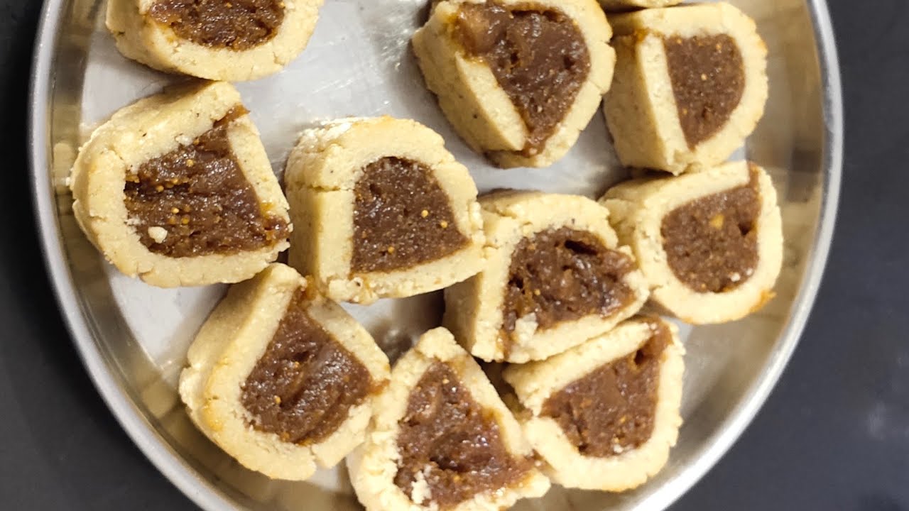 मेरे फेमिली की सबसे प्यारी रेसीपी काजू अंजीर रोल । My Family's Most Favorite Recipe Kaju Anjir Roll