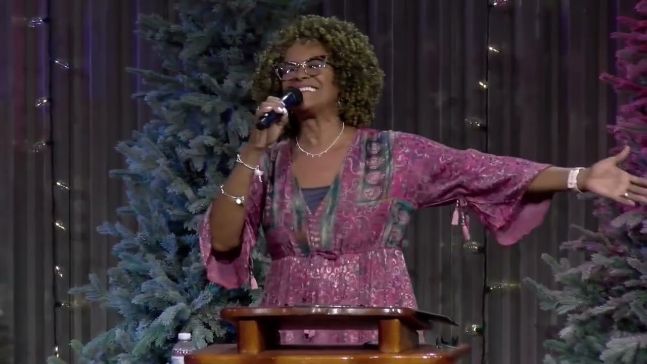 Claudina Brinn | Cristo Te Entronamos