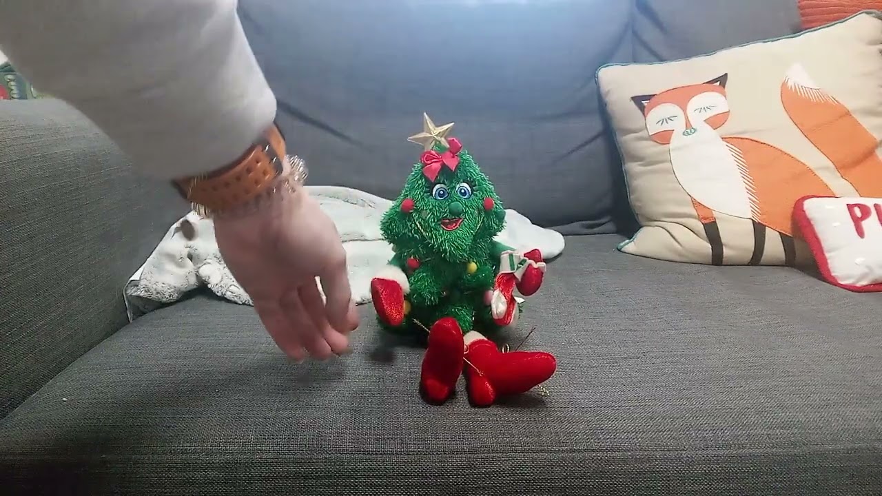Gemmy Animated Christmas Holly Dolly's Christmas Tree "Santa Claus is coming to town" 