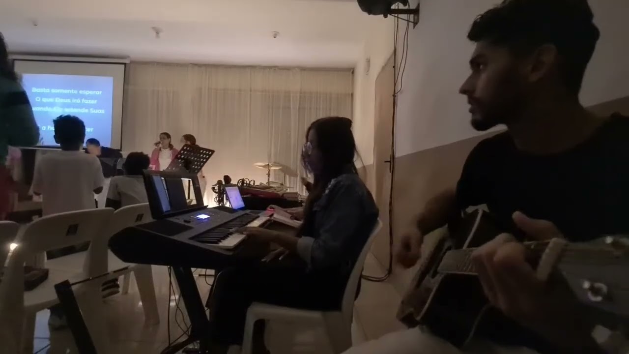 Com Muito Louvor - Min. Avivah | Igreja Renovo