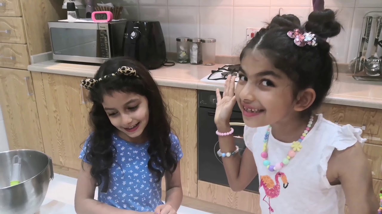 Kids in the kitchen - let's bake cookies