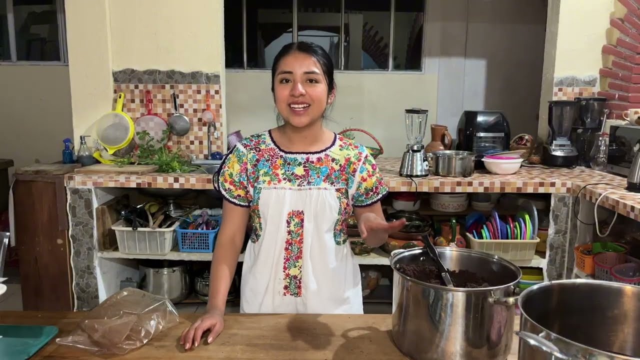Así se PREPARA EL CHOCOLATE Semi amargo OAXAQUEÑO ! 