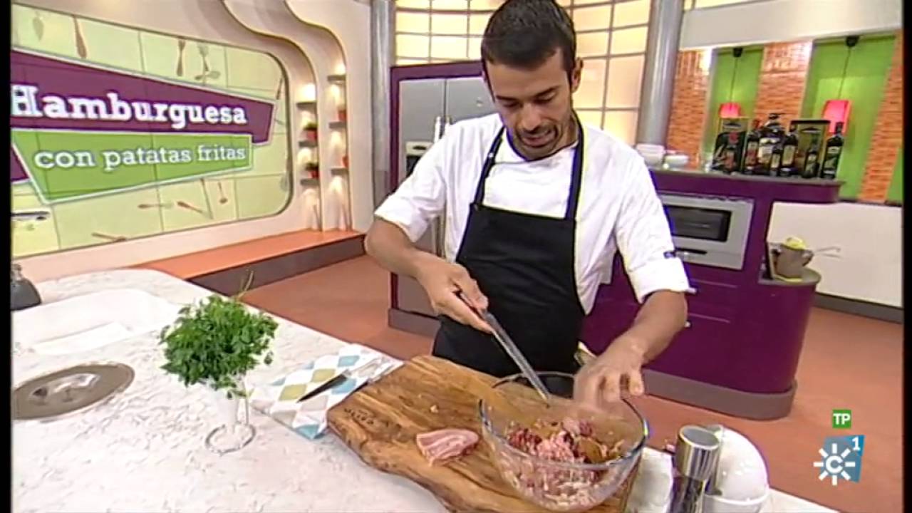 Cómetelo | Hamburguesas de ternera con patatas fritas
