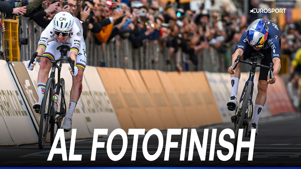 Un ALIENO a Sanremo! Tadej POGACAR stampa Tom Pidcock al fotofinish dopo essere caduto!