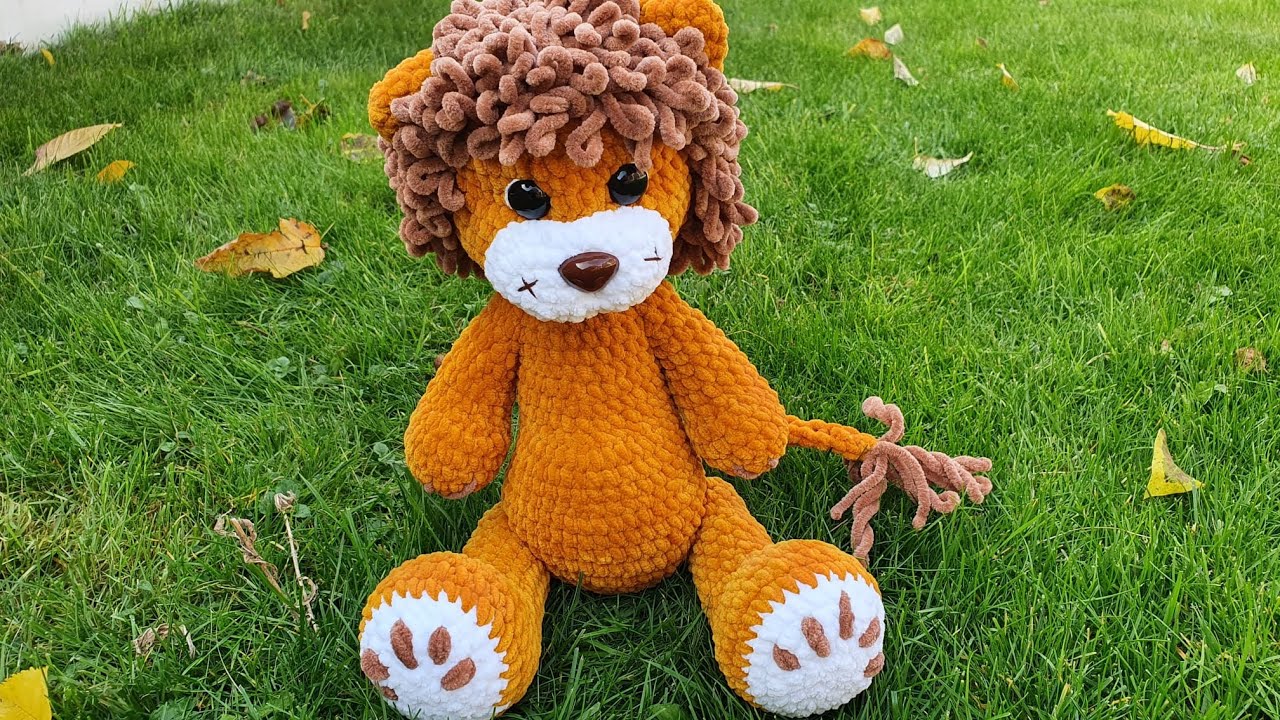 Crocheted Lion Amigurumi