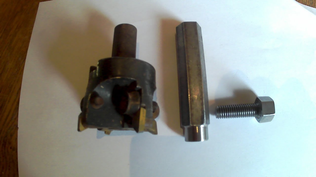 Fraisage sur un tour MX 210 V .Usinage des 6 pans d'une vis