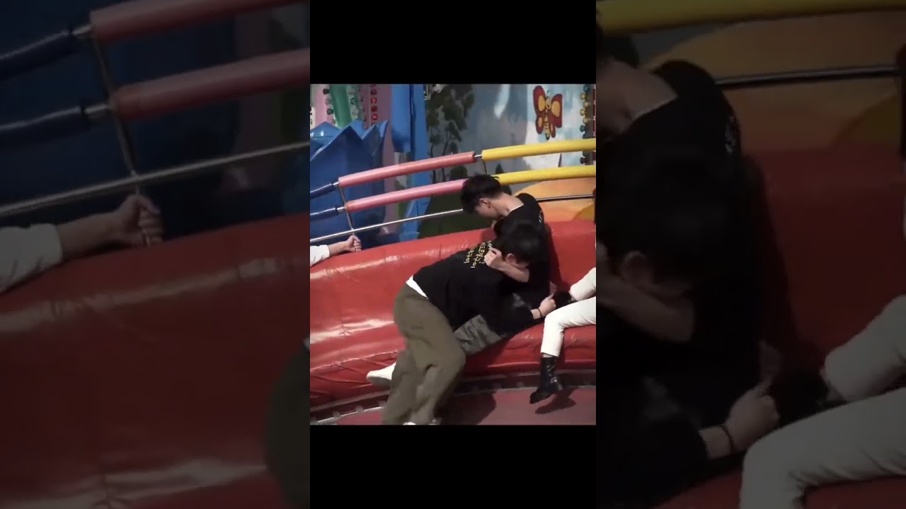 They do work same place he help's each other  #kpop #roykim #korea #viralvideo #korea