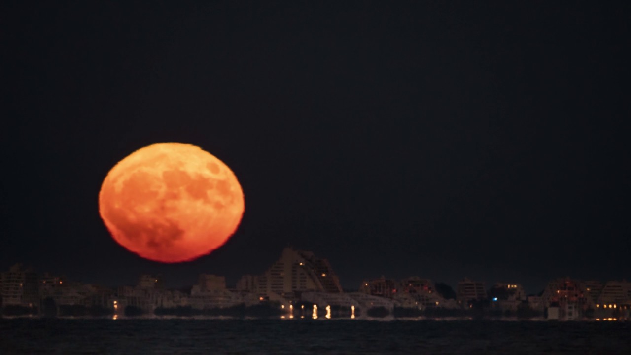 Lever de la pleine lune du 14 novembre 2016 sur La Grande-Motte