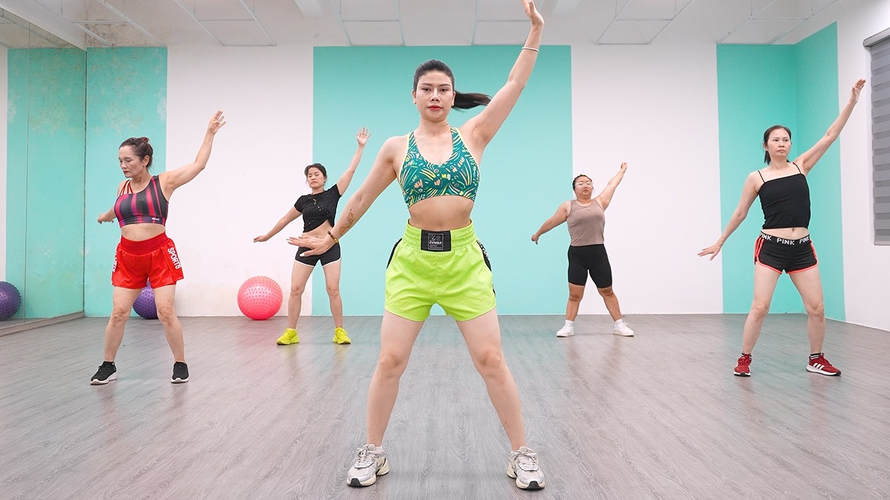 25 Minute Dance Workout At Home | Exercise To Lose Weight FAST | Zumba Class