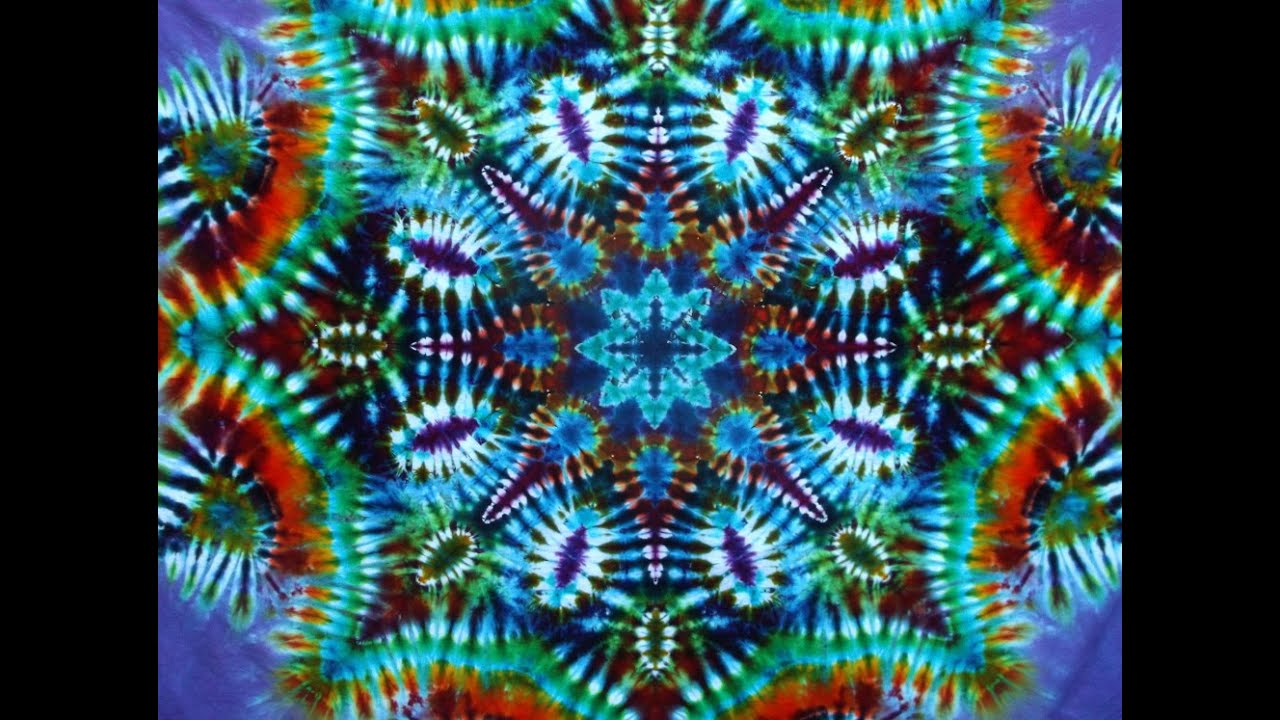 Opening a beautiful tie-dye tapestry!~
