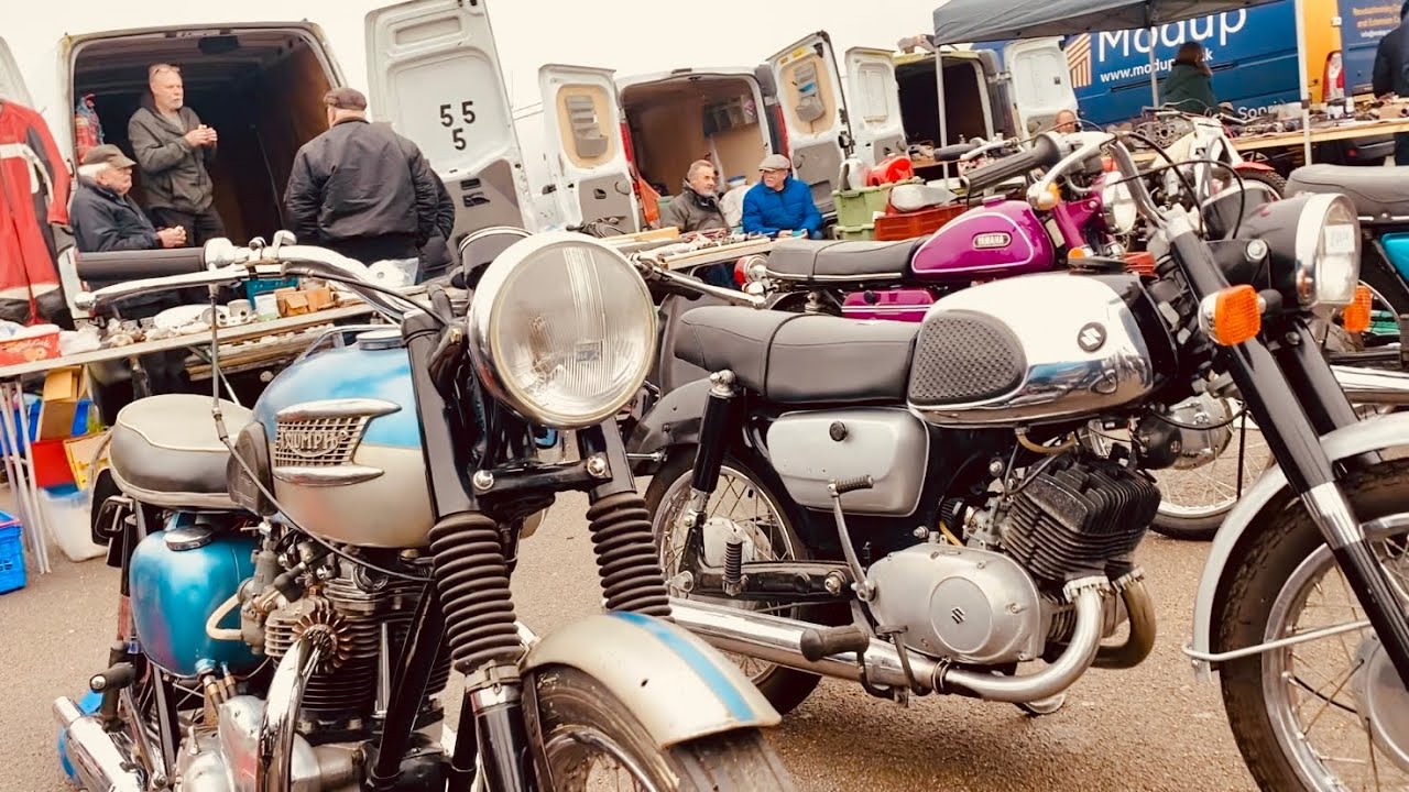 KEMPTON PARK Autojumble Motorcycles A WALK THROUGH Look at Bikes FOR SALE Triumph BSA Yamaha Project
