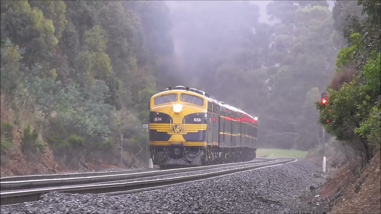 B74 & S303 Warrenheip Bank 25 Nov 2017