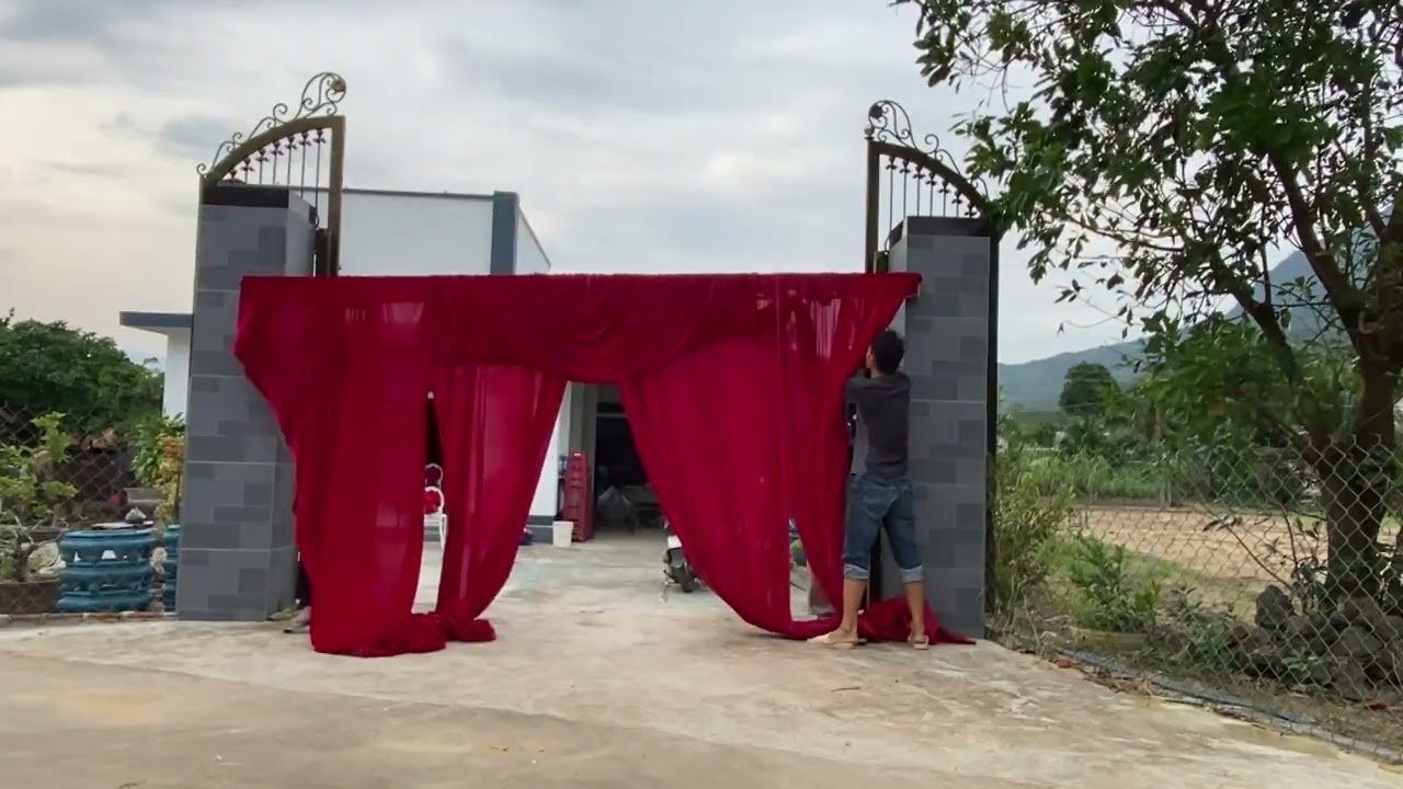 gia tiên cổng đỏ tông đô
