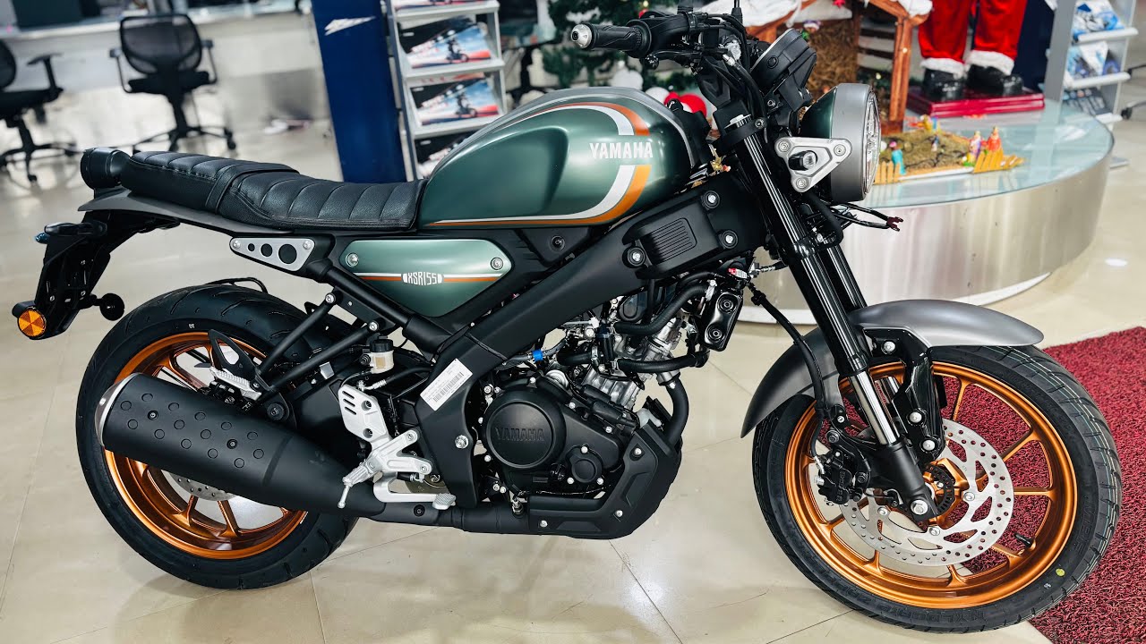 Yamaha XSR 155 Greyish Green Metallic top model 2026
